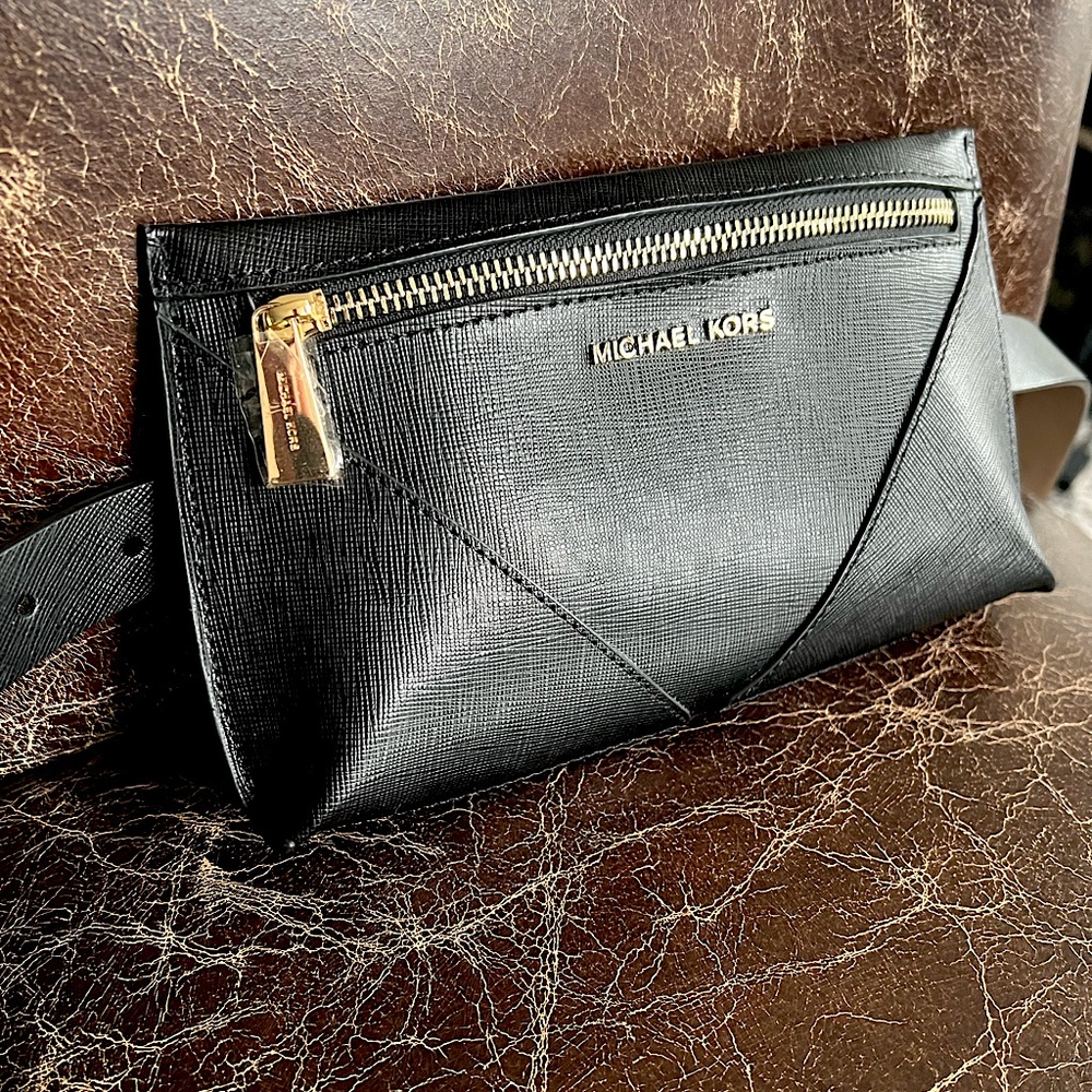 Michael Kors | Sample Belt Bag (Black)